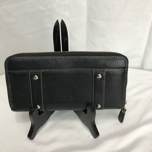 Coach  Vintage Soho Zoe Black Leather Buckle Zip Around Wallet EUC - Picture 2 of 7